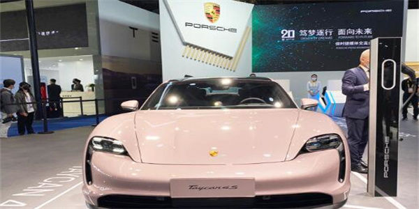保时捷登陆证券交易所 总市值现已超越宝马