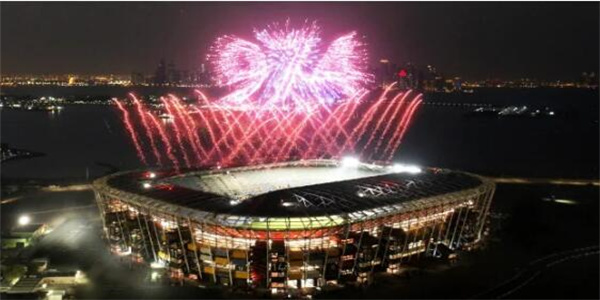 2022卡塔尔世界杯前夕 卡塔尔用魔幻的建筑接待球迷