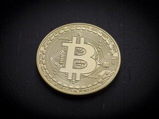 比特币处于极端超卖状态，深陷恐慌性抛售